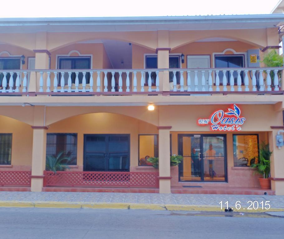 Uw Oasis Hotel La Ceiba Buitenkant foto