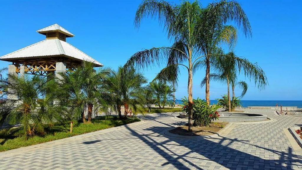 Uw Oasis Hotel La Ceiba Buitenkant foto